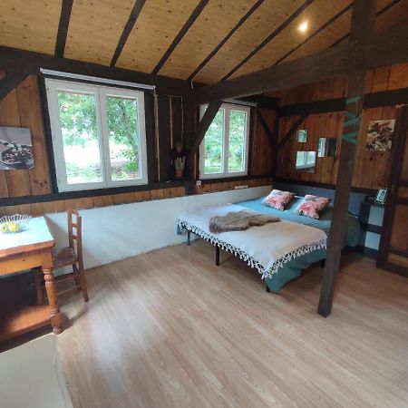 La Baraque Des Artistes Villa Laharie Екстериор снимка